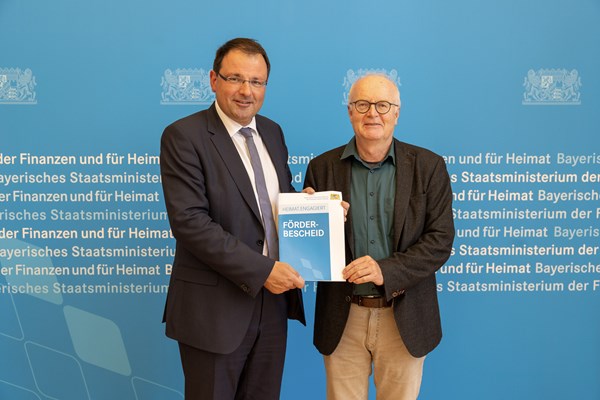 Heimatstaatssekretär Martin Schöffel übergibt Förderbescheide des neues Pilotförderprogramms ‚Heimat. Engagiert‘