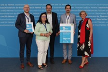 Staatssekretär Martin Schöffel übergibt Förderbescheid nach der Heimat-Digital-Regional-Förderrichtlinie an