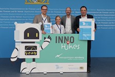 Staatssekretär Martin Schöffel übergibt Förderbescheid nach der Heimat-Digital-Regional-Förderrichtlinie an